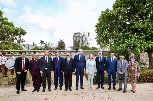 TBMM Başkanı Numan Kurtulmuş, Küba'da Atatürk Anıtı'nı ziyaret etti ve sağlık çalışmaları hakkında bilgi aldı