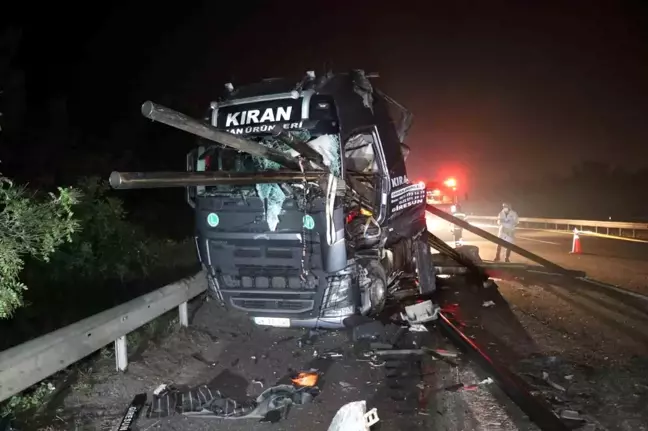 Anadolu Otoyolu'nda Patlayan Lastik Kazası: 2 Ölü, 1 Yaralı