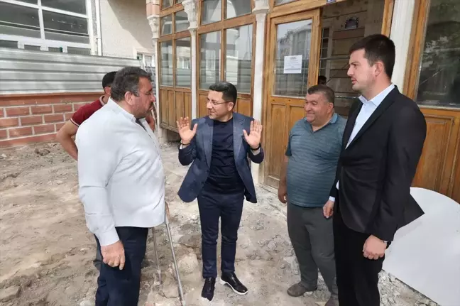 Nevşehir Belediye Başkanı Rasim Arı, Aşağı Bekdik Camisi'nde incelemede bulundu