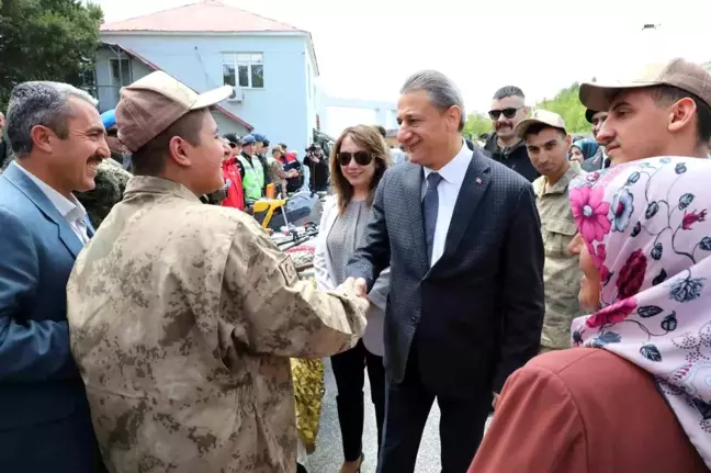 Bitlis'te Engelliler Haftası kapsamında özel ihtiyaçlı gençler askerlik yaptı