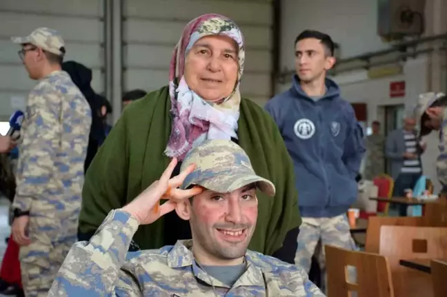 Ankara'da Dünya Engelliler Haftası kapsamında engelli gençler askerlik yaptı