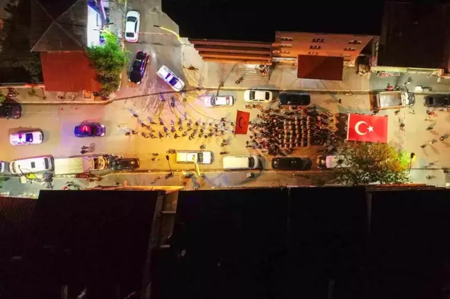 Van'da 19 Mayıs kutlamaları meşaleli yürüyüşle başladı