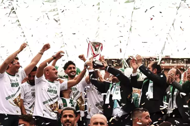 Çayelispor BAL'dan TFF 3. Lig'e yükseldi