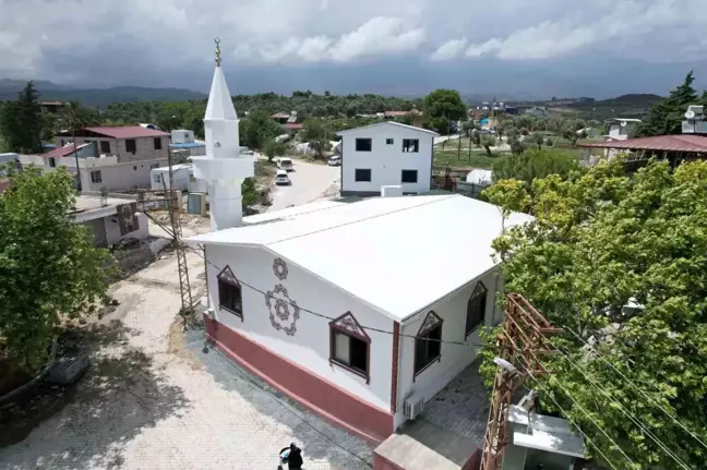 Hayırseverin Yaptırdığı Cami İbadete Açıldı