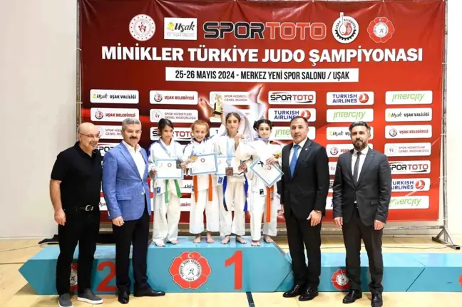 Judo Minikler Türkiye Şampiyonası Uşak'ta Başladı