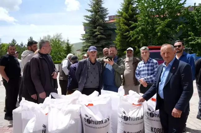 Bayburt'ta Mera Islah ve Amenajman Projeleri kapsamında tohum teslim töreni düzenlendi