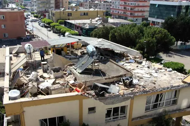 Hatay Payas'ta Bir Binada Patlama Meydana Geldi