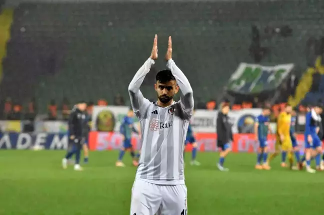 Rachid Ghezzal Beşiktaş'a veda etti