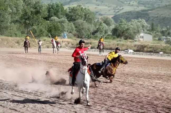 Bayburt'ta Cirit İl Birinciliği Müsabakaları Başladı