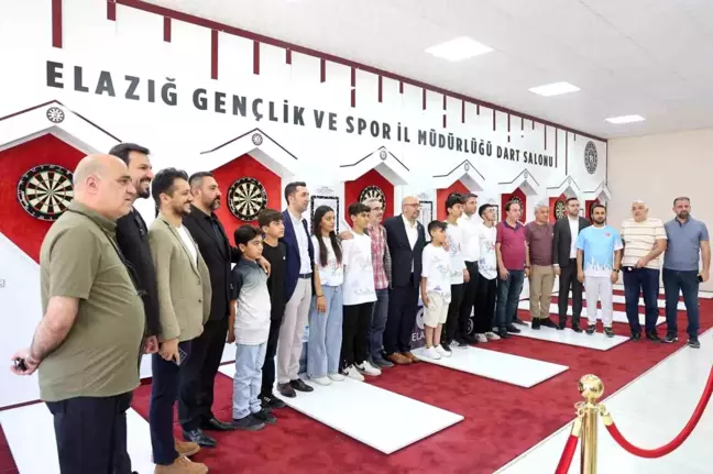 AK Parti Elazığ Milletvekilleri ve Gazeteciler Atatürk Stadyumu'nu Gezdi