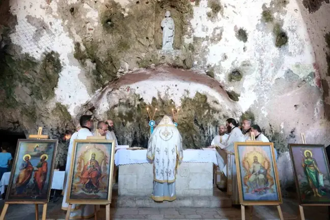 Hatay'da St. Pierre Kilisesi'nde Azizler Petrus ve Pavlus Bayramı ayini gerçekleştirildi