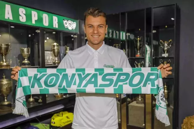 Konyaspor, Yusuf Erdoğan ile sözleşme imzaladı