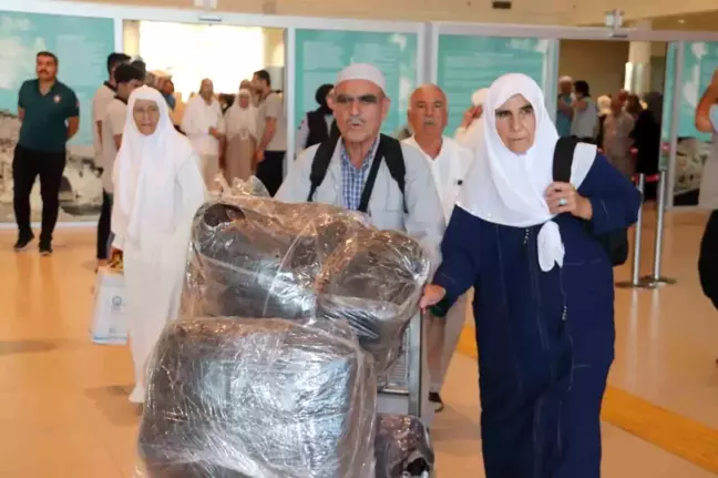 Adıyaman'dan Hacı Kafilesi Memleketlerine Döndü