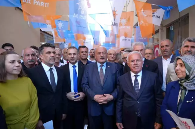 AK Parti Erzincan İl Başkanlığında Devir Teslim Töreni Düzenlendi