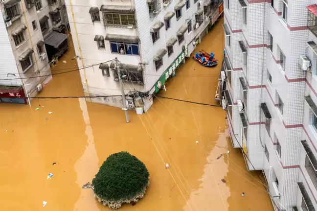 Çin'deki sel suları çekilmeye başladı