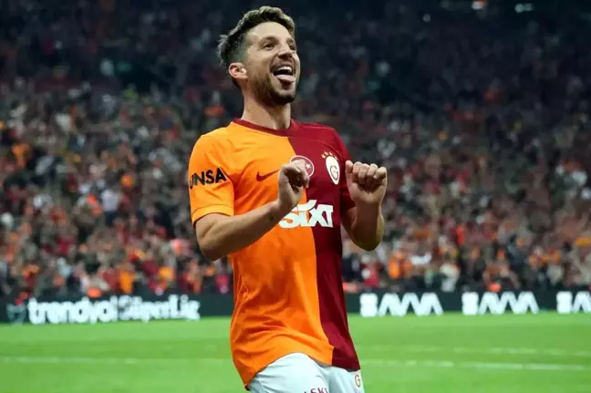 Galatasaray, Dries Mertens'in sözleşmesini bir yıl uzattı