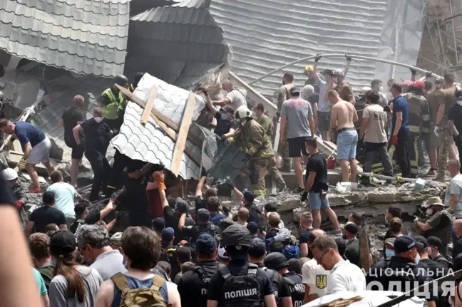 Rusya'nın Ukrayna'ya düzenlediği saldırılarda ölü sayısı 42'ye yükseldi