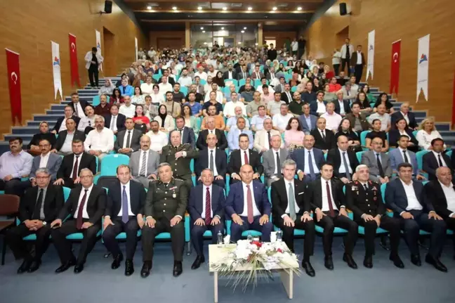 Ağrı İbrahim Çeçen Üniversitesi'nde 'Direniş! Bedir'den Çanakkale'ye! 15 Temmuz'dan Gazze'ye' Konferansı Düzenlendi