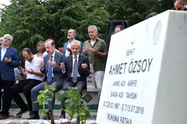 Ulaştırma ve Altyapı Bakanı Ahmet Özsoy'un kabrini ziyaret etti