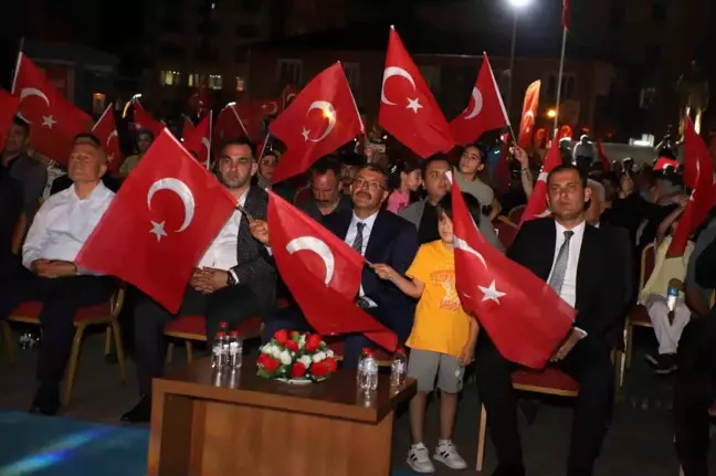 Hakkari'de 15 Temmuz Demokrasi ve Milli Birlik Günü etkinliği yoğun ilgi gördü