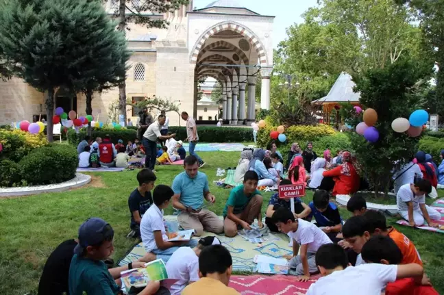 Amasya'da Sultan II. Bayezid Camii'nde Kitap Okuma Etkinliği