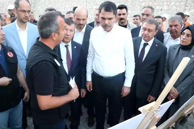 Bakan Kurum Şanlıurfa'da Deprem Konutlarını İnceledi