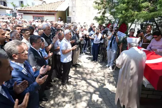 Bergama Orman İşletme Müdürü Şahin Dönertaş'ın Şehit Cenazesi Manisa'da Defnedildi