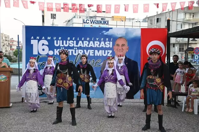 Mersin'de 16. Uluslararası Kültür ve Muz Festivali Başladı