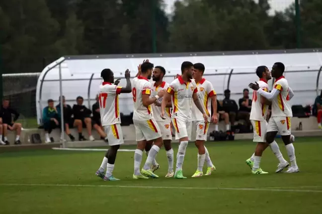 Göztepe, Slovenya kampında Luton Town'ı mağlup etti