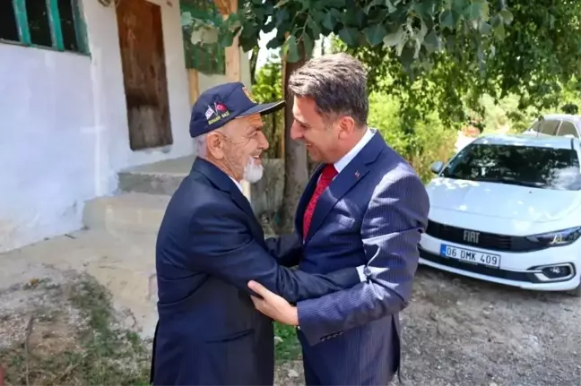 Bilecik Valisi Şefik Aygöl, Kıbrıs Gazisi Osman Kaplan'ı ziyaret etti