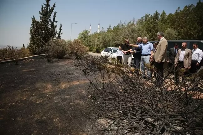 ADÜ Rektörü Bülent Kent, yangın bölgesinde inceleme yaptı