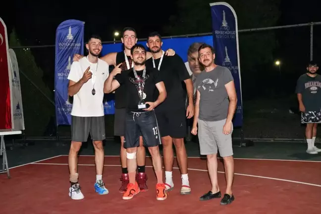 İzmir Büyükşehir Belediyesi 3x3 Streetball İzmir Cup 2024'ün İlk Etabını Düzenledi