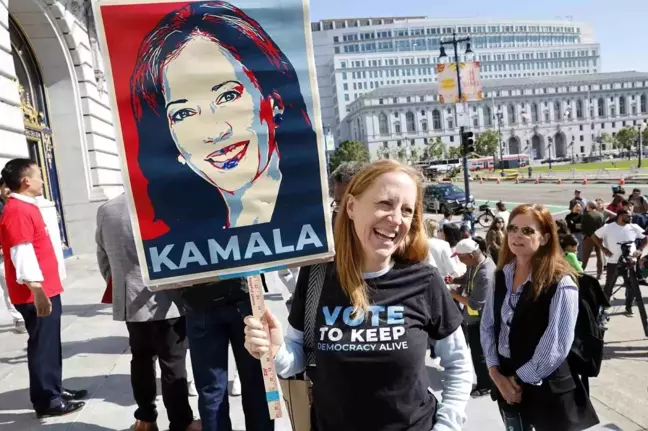 Kamala Harris, Donald Trump'tan Az Farkla Önde