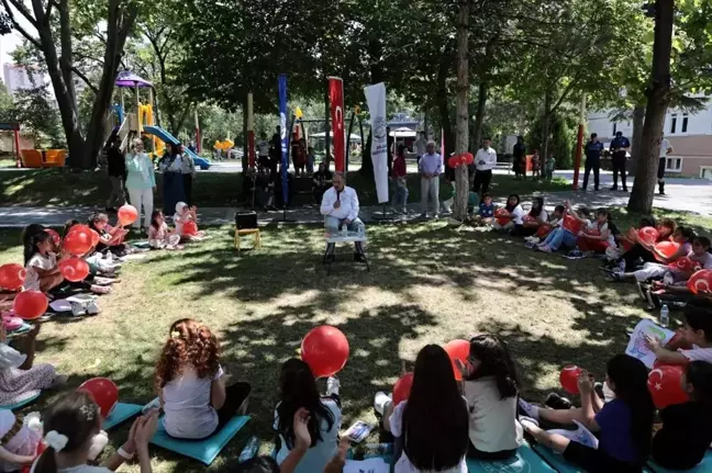 Talas Belediyesi Parkları Çocukların Kitap Okuma Mekanları Haline Getiriyor