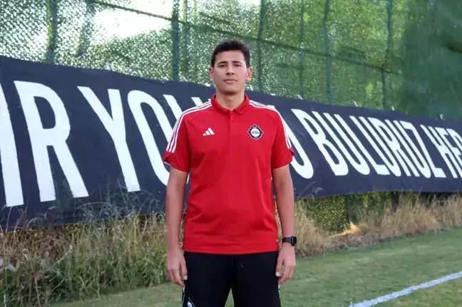 Altay'ın altyapısından yetişen Kerem Gül, sağlık sorunu sebebiyle futbolu bıraktı ama yardımcı antrenör olarak geri döndü