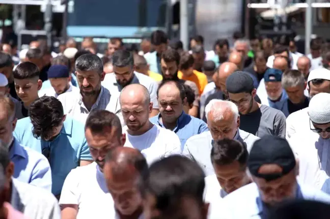 Konya'da İsmail Haniye ve Filistinliler için gıyabi cenaze namazı kılındı