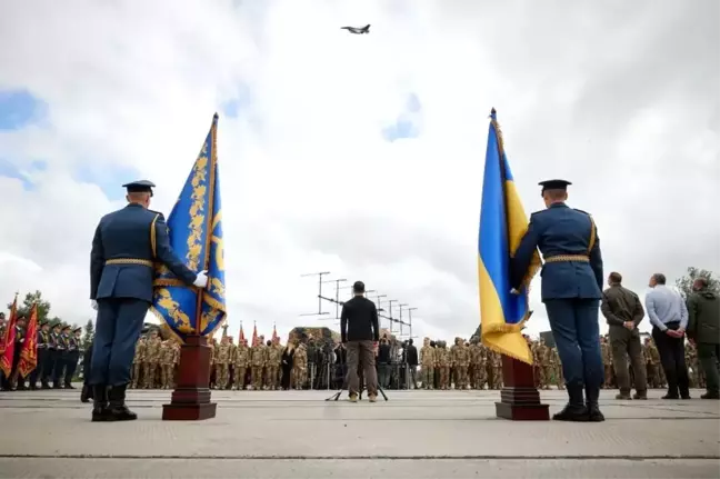 Ukrayna'ya F-16 Savaş Uçakları Teslim Edildi