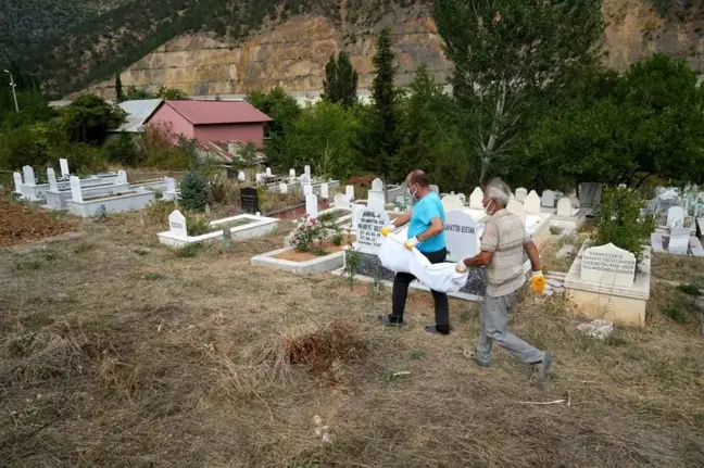 Gümüşhane'de baraj suları nedeniyle mezarlar taşınıyor