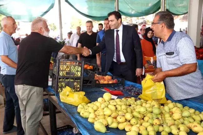 Taşova Kaymakamı İmran Demirel, Kapalı Pazar Yerinde Esnaf ve Vatandaşları Ziyaret Etti