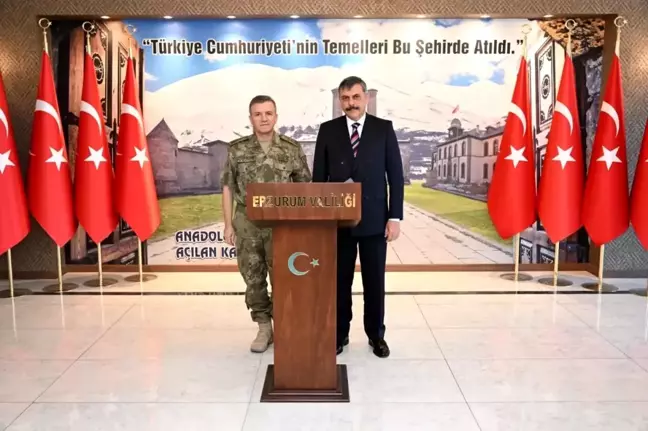 Tümgeneral Tuncay Altuğ, Vali Mustafa Çiftçi'yi ziyaret etti