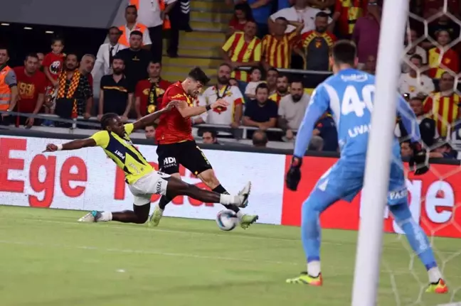 Fenerbahçe, Göztepe'yi 2-0 mağlup etti