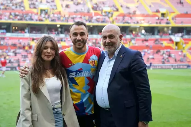 Kayserispor Kaptanı Gökhan Sazdağı 100. Maçına Çıktı