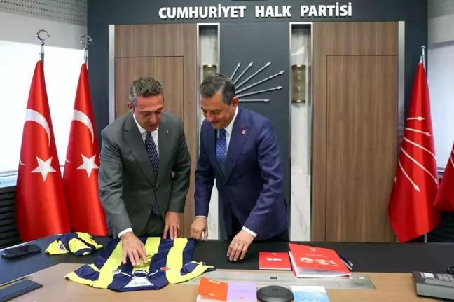 CHP Genel Başkanı Özgür Özel, Fenerbahçe Spor Kulübü Başkanı Ali Koç ile bir araya geldi