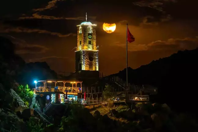 Eskişehir'de Süper Ay Fotoğrafları Büyüledi