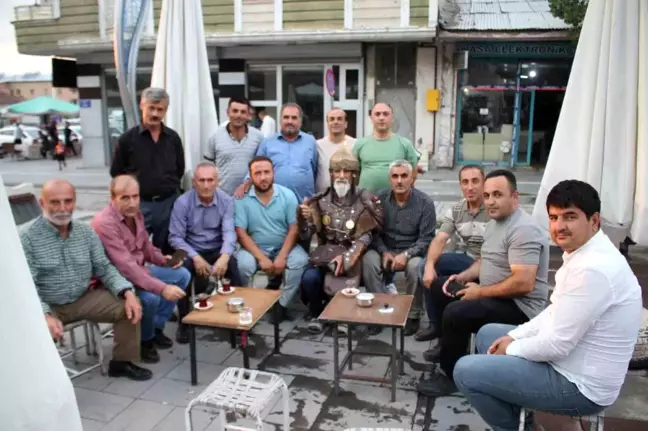 Hacı Hasan Keskin, Sultan Alparslan kostümüyle Malazgirt'te büyük ilgi gördü