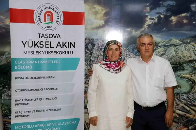 Amasya'da Evli Çift Yıllar Sonra Üniversiteye Başladı