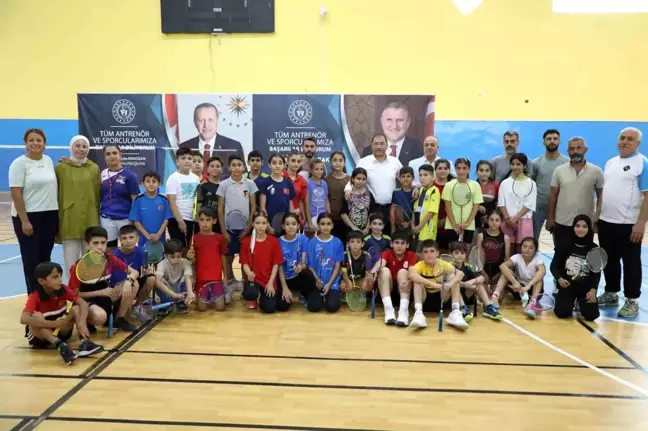 Ağrı'da Badminton Gelişim Kampı ve Zafer Bayramı Müsabakaları Başladı