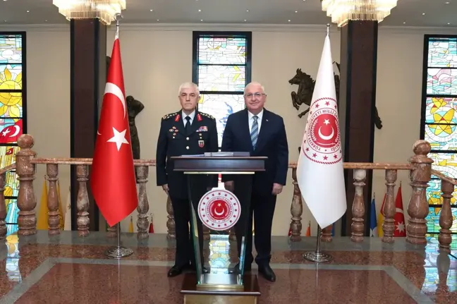 Milli Savunma Bakanı Yaşar Güler, Jandarma Genel Komutanı Orgeneral Arif Çetin ile buluştu