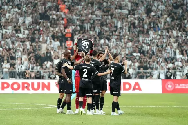 Beşiktaşlı futbolcular, Lugano karşısında Necip Uysal'a jest yaptı