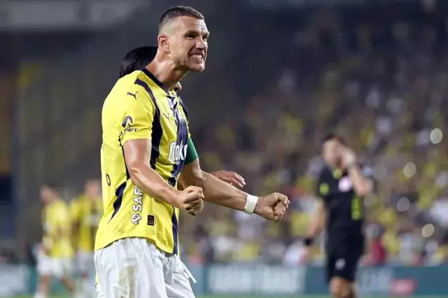 Fenerbahçe'nin Bosna Hersekli forveti Edin Dzeko, Alanyaspor maçında gol attı